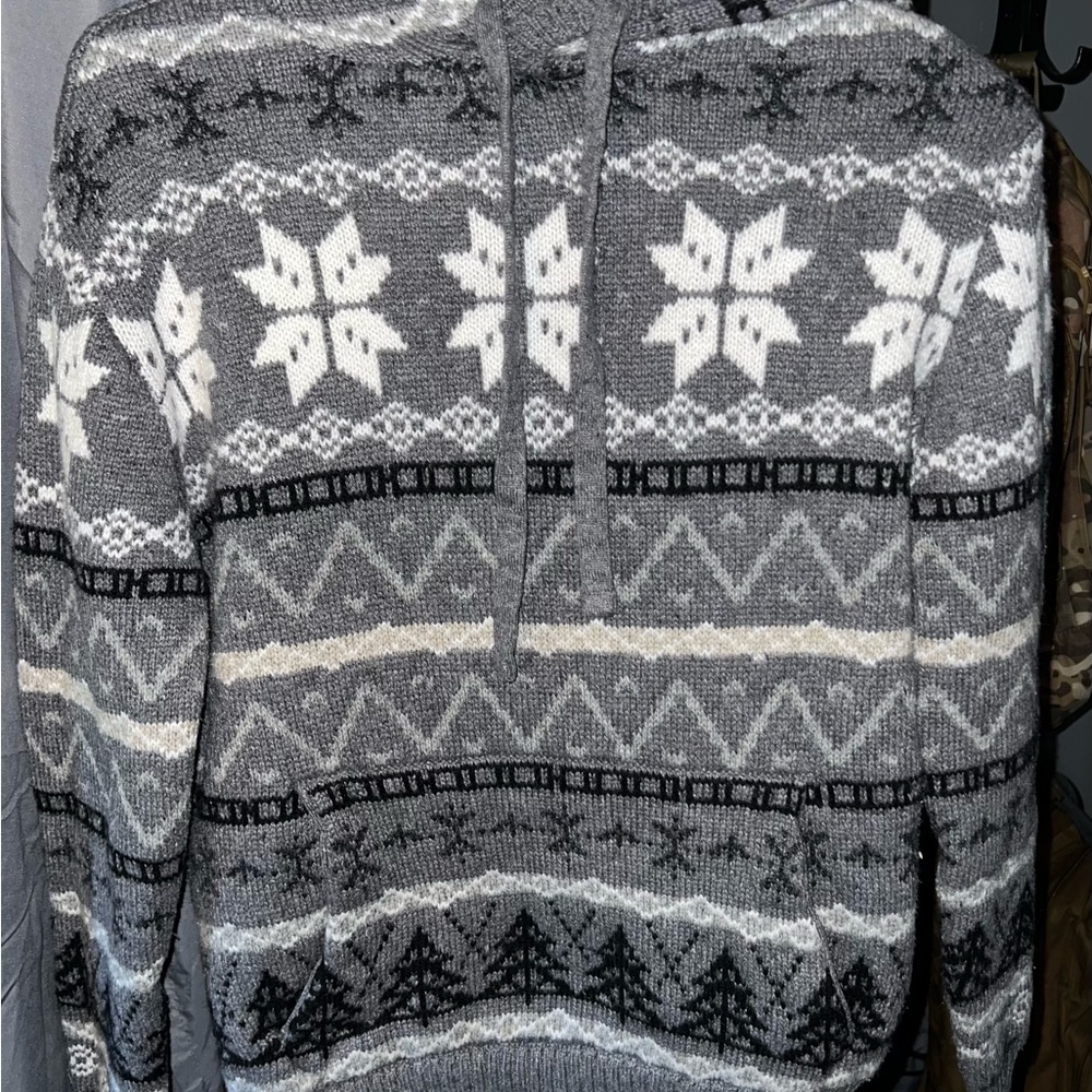 American Eagle Outfitters Gray and White Patterned Crewneck Sweater